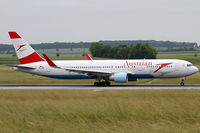 OE-LAW @ VIE - Austrian Airlines