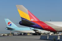 HL7420 @ LOWW - Asiana Boeing 747-400 - by Dietmar Schreiber - VAP