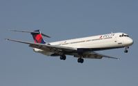 N917DE @ TPA - Delta MD-88
