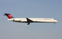 N995DL @ TPA - Delta MD-88