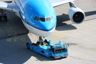 PH-AOM @ EHAM - KLM Royal Dutch Airlines - by Chris Hall