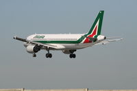EI-DSB @ EBBR - Flight AZ156 is descending to RWY 25L
