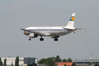D-AIRX @ EBBR - Flight LH1010 is descending to RWY 25L