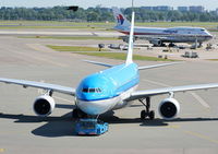 PH-AOM photo, click to enlarge PH-AOM photo, click to enlarge