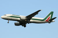 EI-DTF @ VIE - Alitalia - by Chris Jilli
