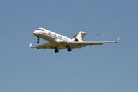 OE-IGS @ EBBR - On approach to RWY 25L