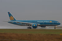 VN-A141 @ EDDF - Rainy take-off on rwy 18