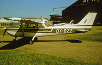 OY-BZZ @ BLL - Billund 10.9.99 - by leo larsen