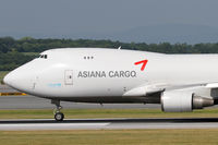 HL7420 @ VIE - Asiana Cargo