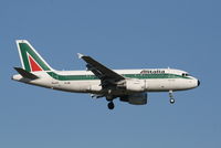 EI-IMI @ EBBR - Flight AZ148 is descending to RWY 02