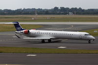 OY-KFE @ EDDL - SAS, Name: Ingemar Viking - by Air-Micha