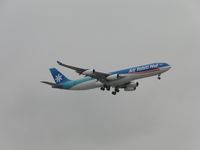 F-OLOV @ LAX - On final to runway 24 - by Helicopterfriend
