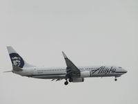 N525AS @ LAX - On final to runway 24 - by Helicopterfriend