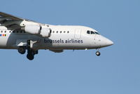 OO-DJV @ EBBR - Flight SN2910 is descending to RWY 02