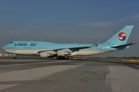 HL7491 @ LOWW - Korean Boeing 747-400 - by Dietmar Schreiber - VAP