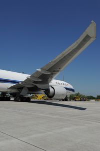 B-2075 @ LOWW - China Southern Boeing 777-200 - by Dietmar Schreiber - VAP