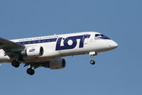 SP-LIO @ EBBR - Arrival of flight LO235 to RWY 02 - by Daniel Vanderauwera
