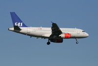OY-KBP @ EBBR - Arrival of flight SK593 to RWY 02