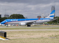 LV-CHS @ SABE - Landing on RWY 13. - by Jorge Molina
