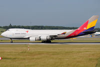 HL7420 @ VIE - Asiana Cargo - by Chris Jilli
