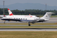 OE-IIS @ VIE - Global Jet Austria - by Chris Jilli