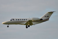 OO-SKA @ EIDW - On finals for r/w 28 - by Robert Kearney