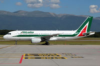 EI-DSF @ LSGG - LSGG/GVA - by Nick Dean