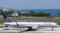 N19117 @ TNCM - Continental/United N19117 taxing for take off at TNCM
