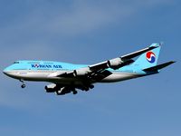 HL7472 @ LOWW - KE is the only Airline which operates Pax-Flights with 747 to VIE - by P. Radosta - www.austrianwings.info