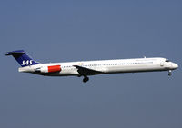 OY-KHM @ ESSA - On final approach for runway 19L. - by Anders Nilsson