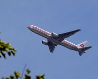 N396AN - Going(@ ~3,500 feet) to a landing at JFK - by gbmax