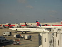 N912DL @ KATL - Atlanta - by Ronald Barker