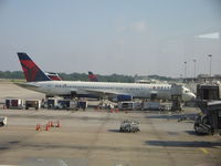 N6715C @ KATL - Atlanta - by Ronald Barker