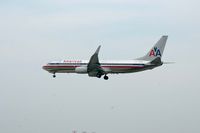 N964AN @ KORD - Short final OHare 4R