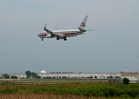 N963AN @ KORD - Landing OHare 4R