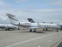 N624N @ LFPB - In order to accomodate more biz jets, the airport authorities resorted in virtually chasing AF from the former UTA maintenance ramp.