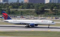 N679DA @ KMSP - Boeing 757-200