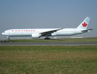 C-FITL @ LFPG - Txying to runway 09R - by uy707