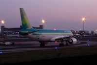 EI-DVG @ LFPG - AER LINGUS by night CDG T1 - by Jean Goubet-FRENCHSKY