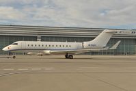 M-RUAT @ LOWW - Globalexpress - by Dietmar Schreiber - VAP