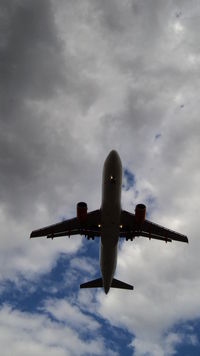 G-EZTB @ LFPO - Airbus A320-214