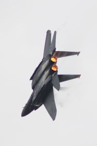 87-0184 @ KDVN - At the Quad Cities Air Show.  Very humid, cloudy day.