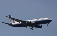 N663UA @ KORD - Boeing 767-300 - by Mark Pasqualino