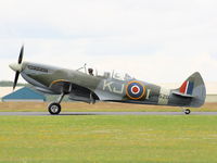 G-ILDA @ EGBP - just landed after its solo display at the Cotswold Airshow - by Chris Hall