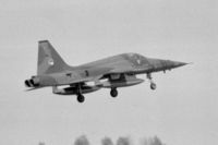 K-3053 @ EHTW - A NF-5A fighter-bomber of 313 sqn of the Royal Netherlands Air Force landing at Twente air base, 1980. This aircraft was lost that year. - by Henk van Capelle