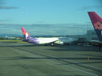 N586HA @ KPDX - Portland - by Ronald Barker
