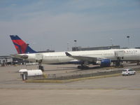 N808NW @ KMSP - MN - St Paul - by Ronald Barker