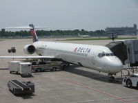 N923DN @ KMSP - MN-St Paul - by Ronald Barker
