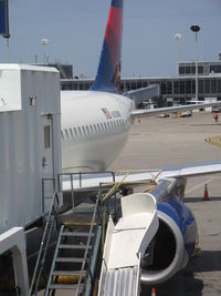 N318NB @ KMSP - MN-St Paul - by Ronald Barker