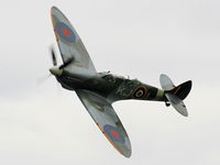G-ILDA @ EGBP - displaying at the Cotswold Airshow 2011 - by Chris Hall